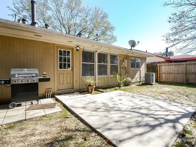 19635 Westbridge Ln — Photo 27