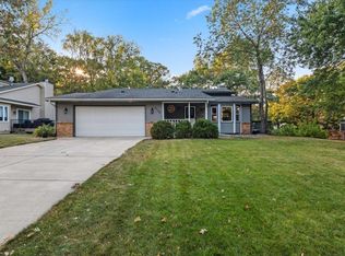 4749 Oak Way, Eagan, MN 55122