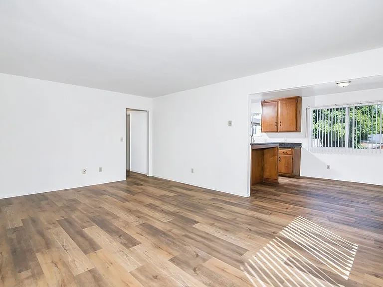 1150 Grand Ave #D — Photo 4