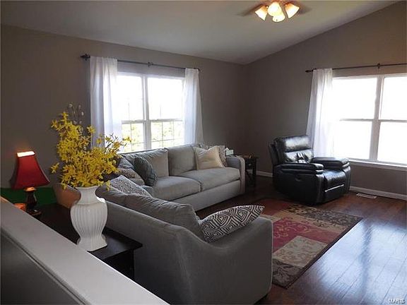 2nd image of 702 Olivia Ct