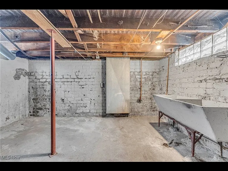 1244 W 69th St — Photo 17
