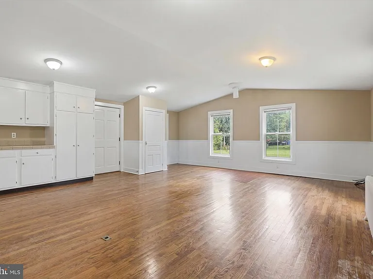 8606 Yellow Springs Rd — Photo 13