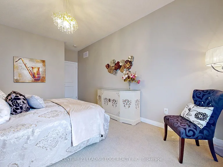 94 Holtby Ct — Photo 22