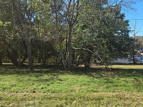 3rd image of 325 Whippoorwill Ln
