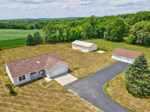 3239 Wood School Rd, Middleville, MI 49333