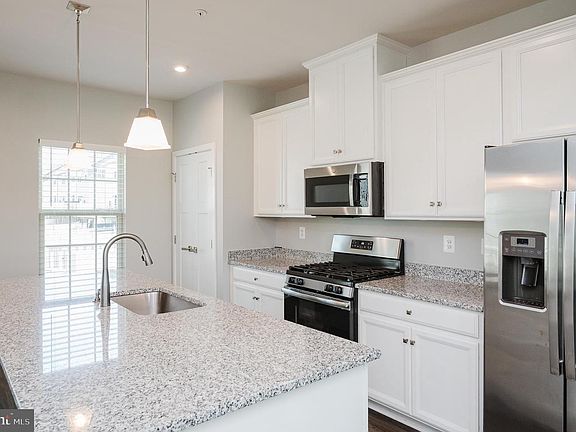 3rd image of 7093 Kokanee Way