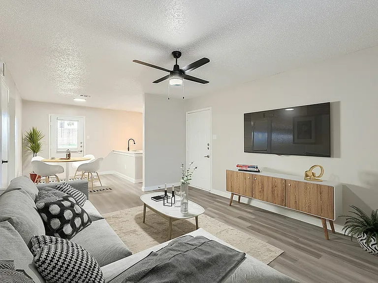 Rise Oak Creek — Photo 17
