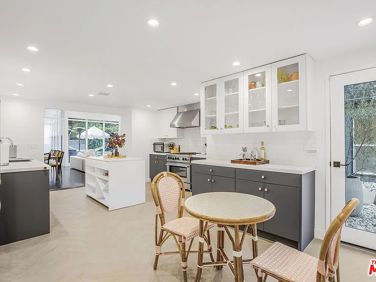 1833 Franklin Canyon Dr — Photo 10