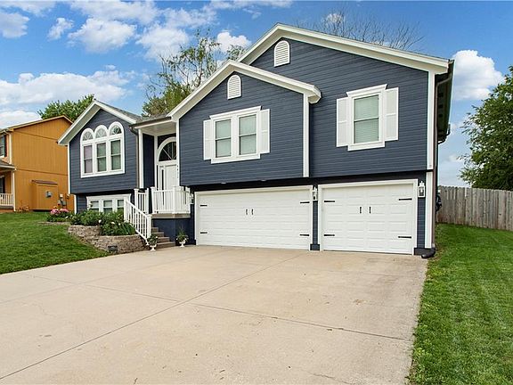 2nd image of 4432 SW Rivulet Dr