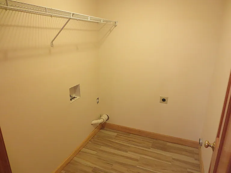 26 Rosewood Dr #4 — Photo 7