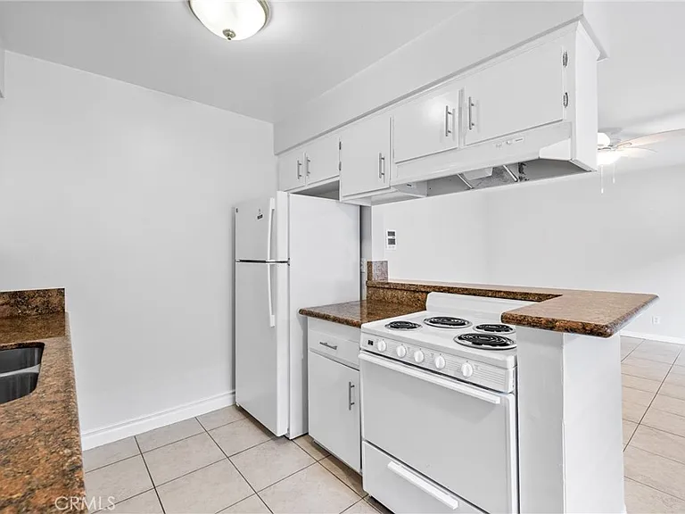 912 Gladys Ave #2 — Photo 3