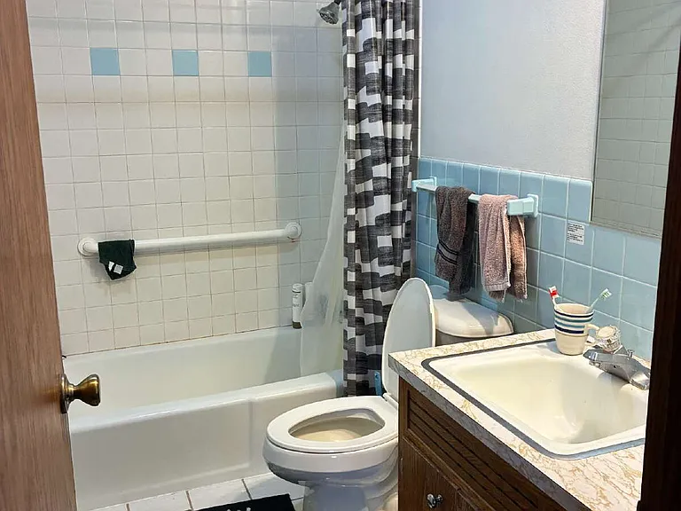 1215 State St #3 — Photo 6