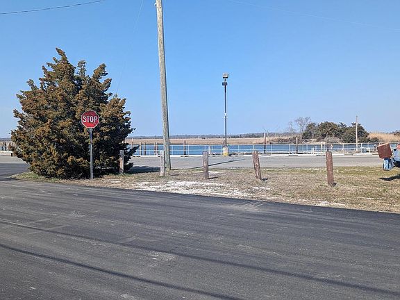 5th image of 53 Creek Ave