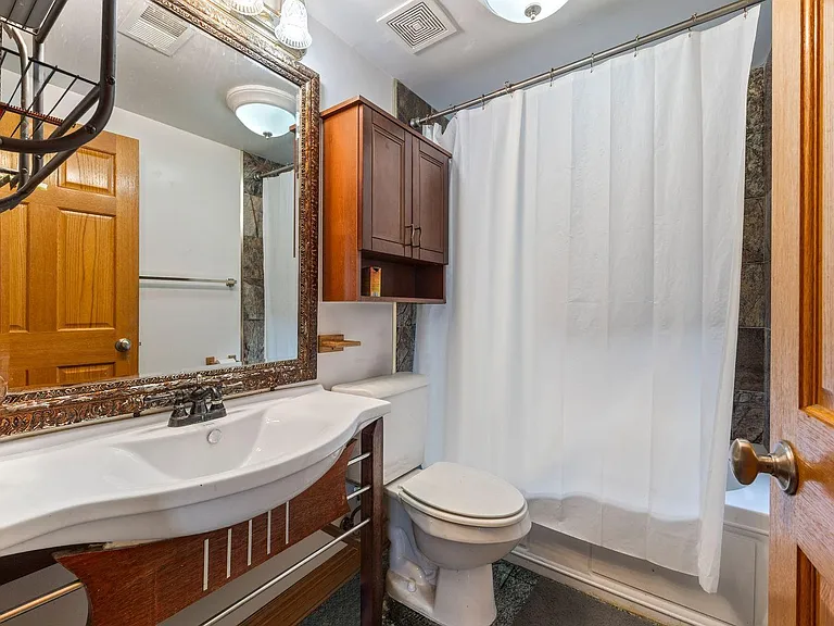 1639 W Blackhawk St #3 — Photo 11