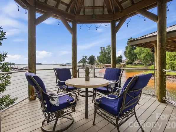 3210 Lake Shore Rd S, Denver, NC 28037