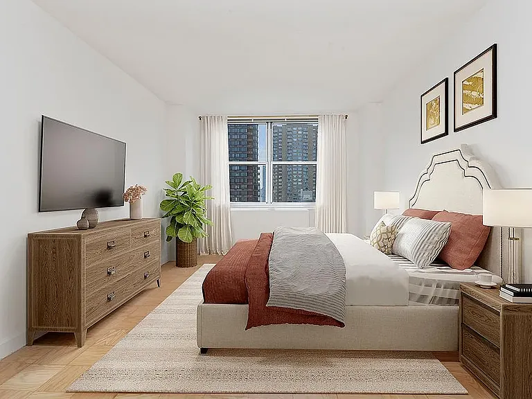 1675 York Ave #8J — Photo 3