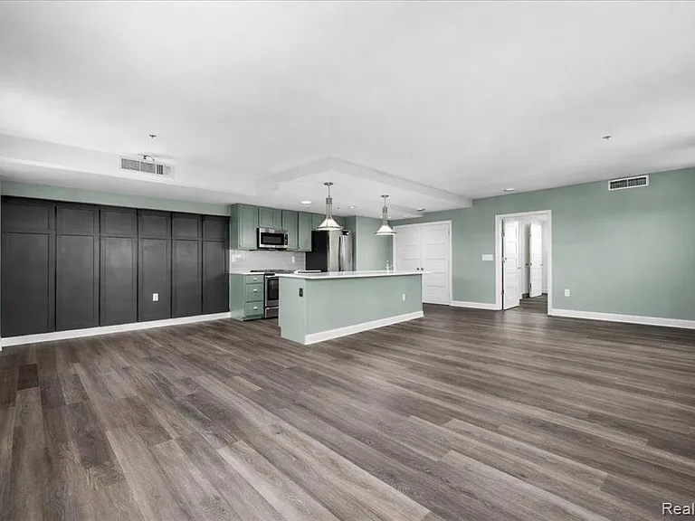 525 W Lafayette Blvd #C21 — Photo 7