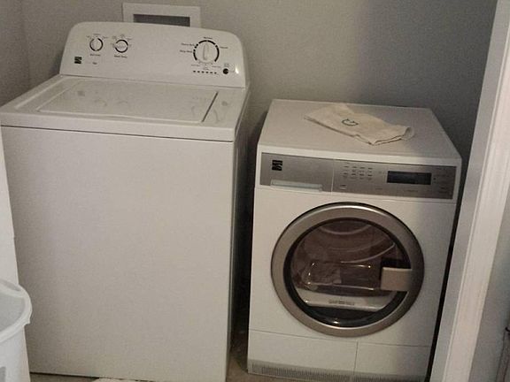Brand New Washer & Dryer in Apartment