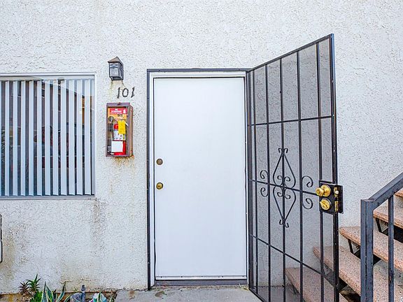 3rd image of 12717 Vanowen St #101