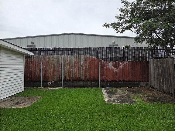 3rd image of 7421 Rachel St