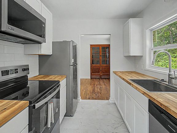 5th image of 2124 Walnut Dr