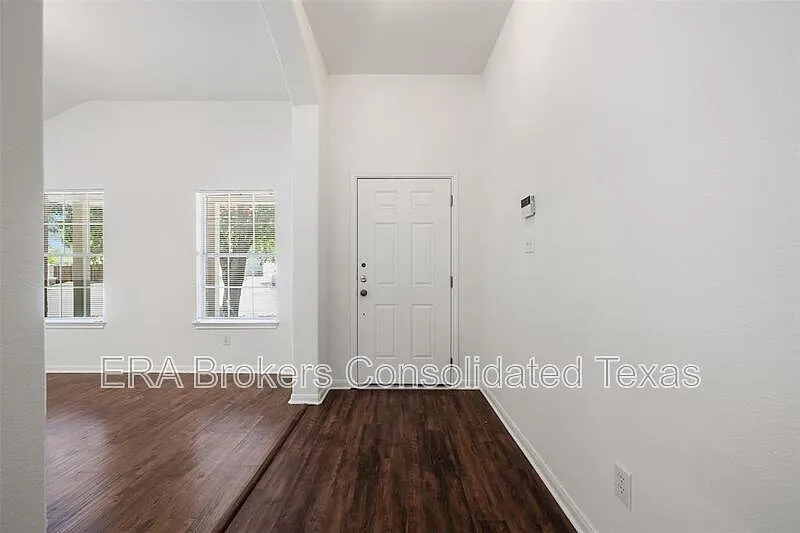 3 bed, 2.0 bath, 1646 sqft, $1,950 — Photo 4