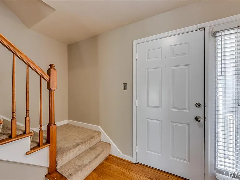 340 Emmanuel Ct — Photo 4