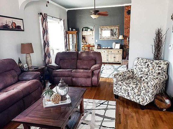 4th image of 211 E Lincoln Ave