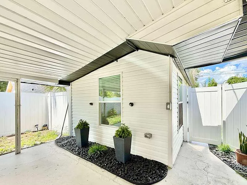Studio, 1.0 bath, 300 sqft, $1,095 — Photo 3