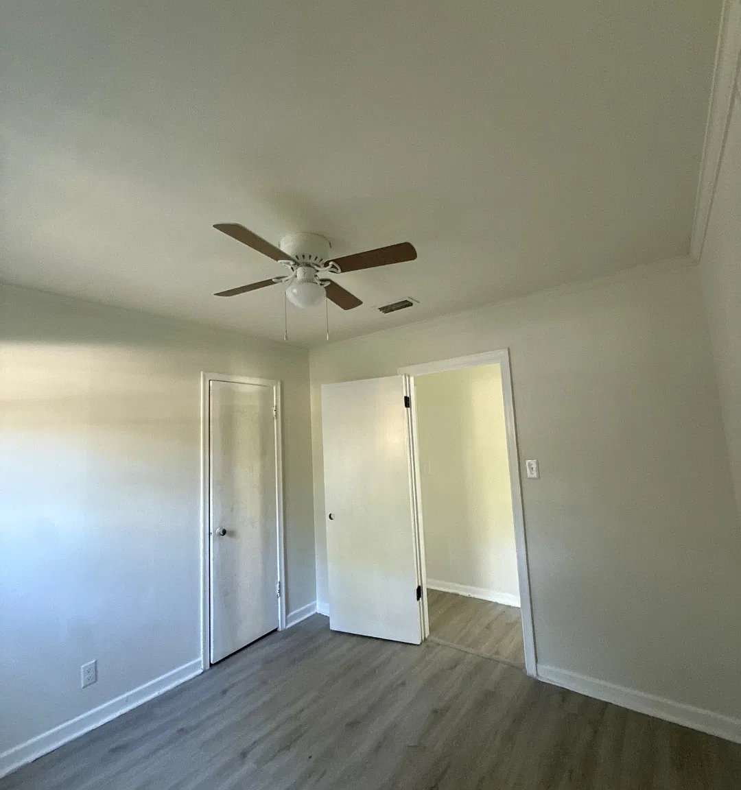 3 bed, 900 sqft, $975 — Photo 3