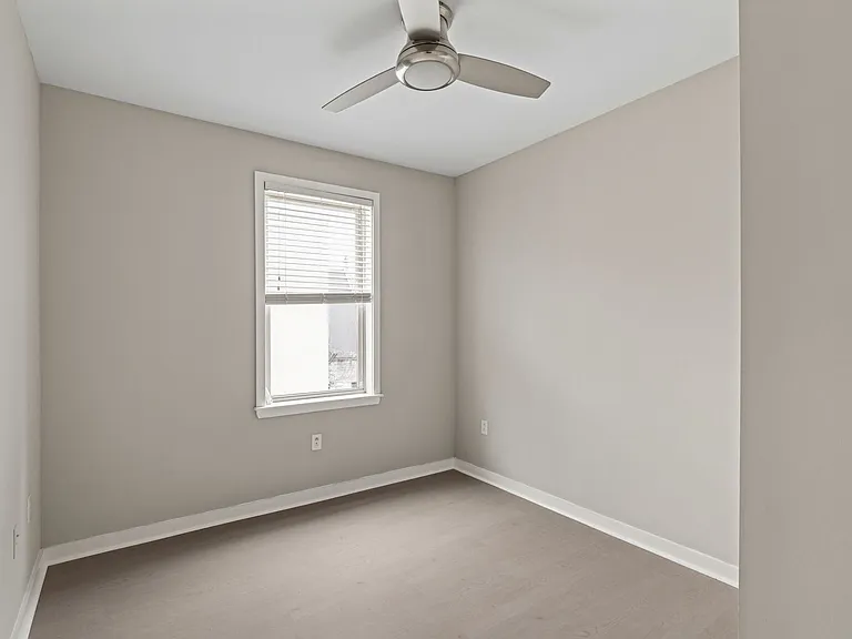 Temple Apartments — Photo 10