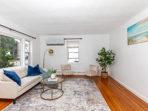 289 Milton St #1, Dedham, MA 02026