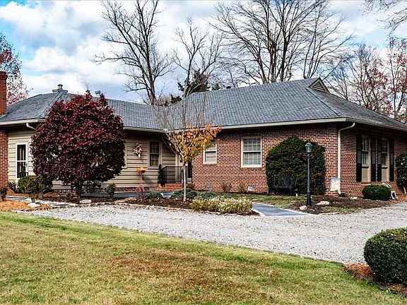 2nd image of 2108 Buckeye Dr
