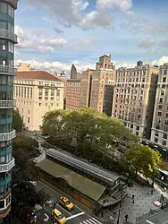 Rented by R New York