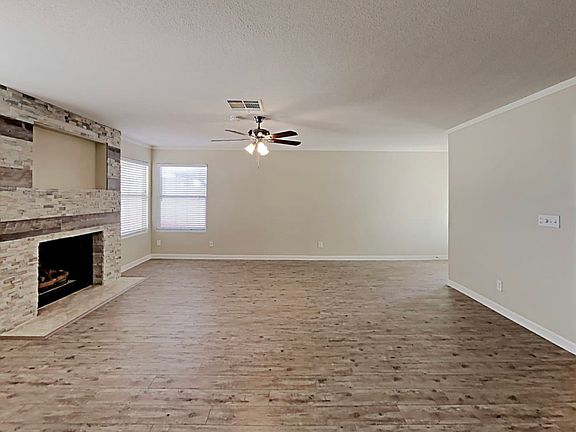 3rd image of 1422 Pacific Terrace Dr