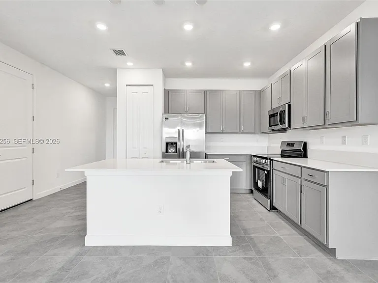 3783 Harborside Ave — Photo 4