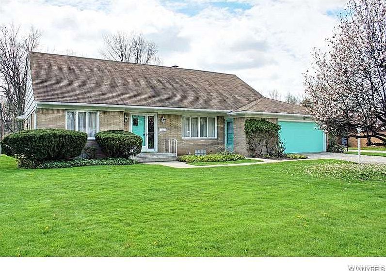 1st image of 82 Brookedge Dr