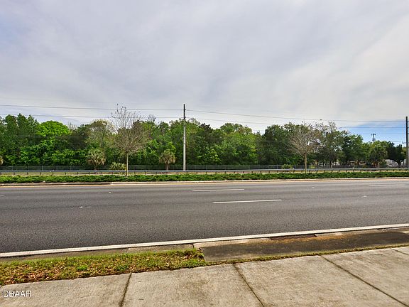 5th image of 998 Bellevue Ave