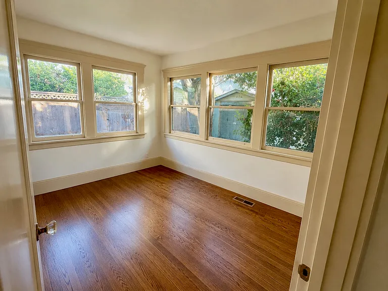 855 Walnut Ave — Photo 20