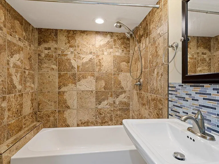 3940 Evelyn Rd — Photo 25