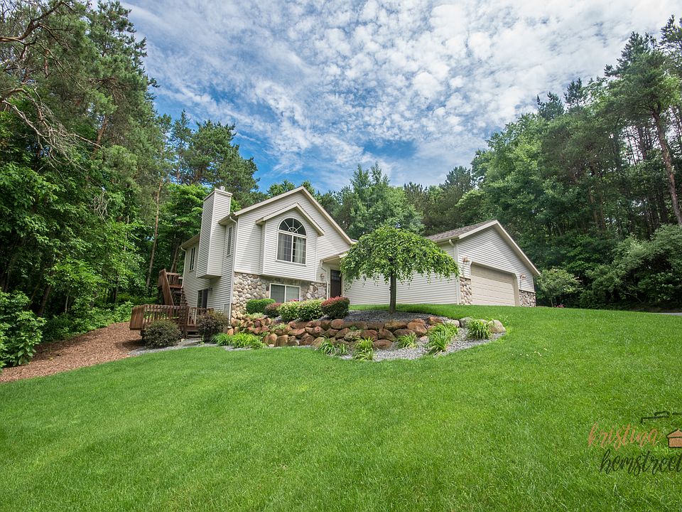 1st image of 8198 Rockford Pines Dr NE
