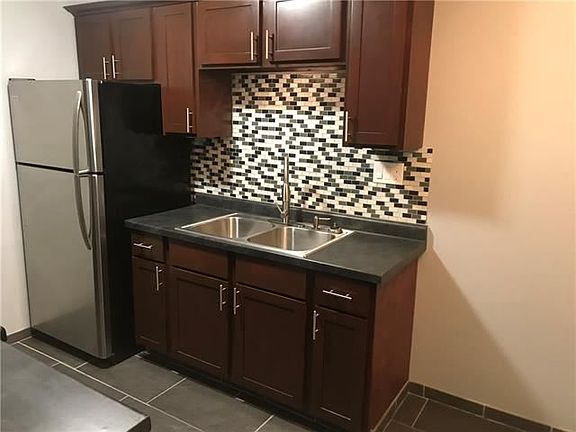5th image of 2811 Pembroke Ln #18C