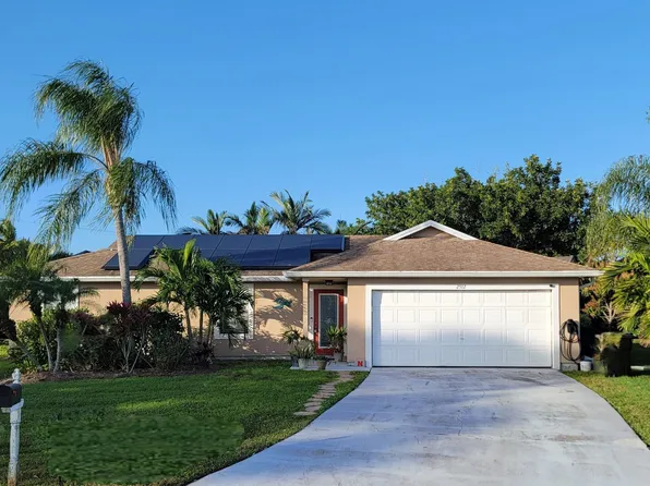 2512 SE Hilltop Court, Port St Lucie, FL 34952