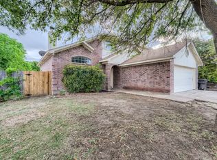 10213 Sunset View Dr, Fort Worth, TX 76108