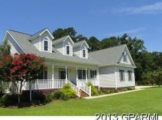 1464 Foster Rd, Grimesland, NC 27837