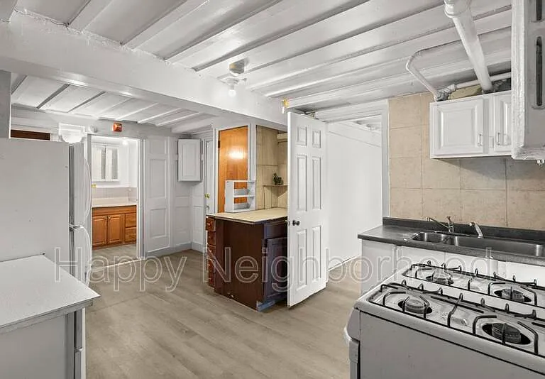 216 E Main St #9 — Photo 1