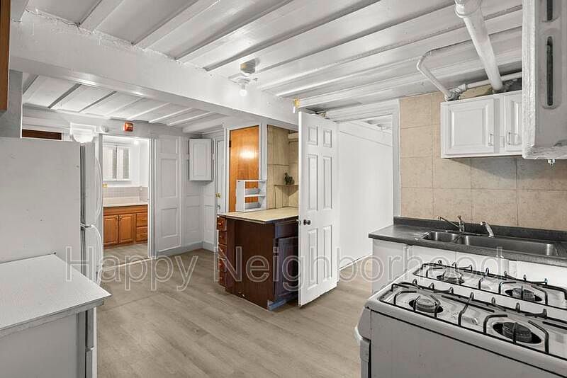 1st image of 216 E Main St APT 9