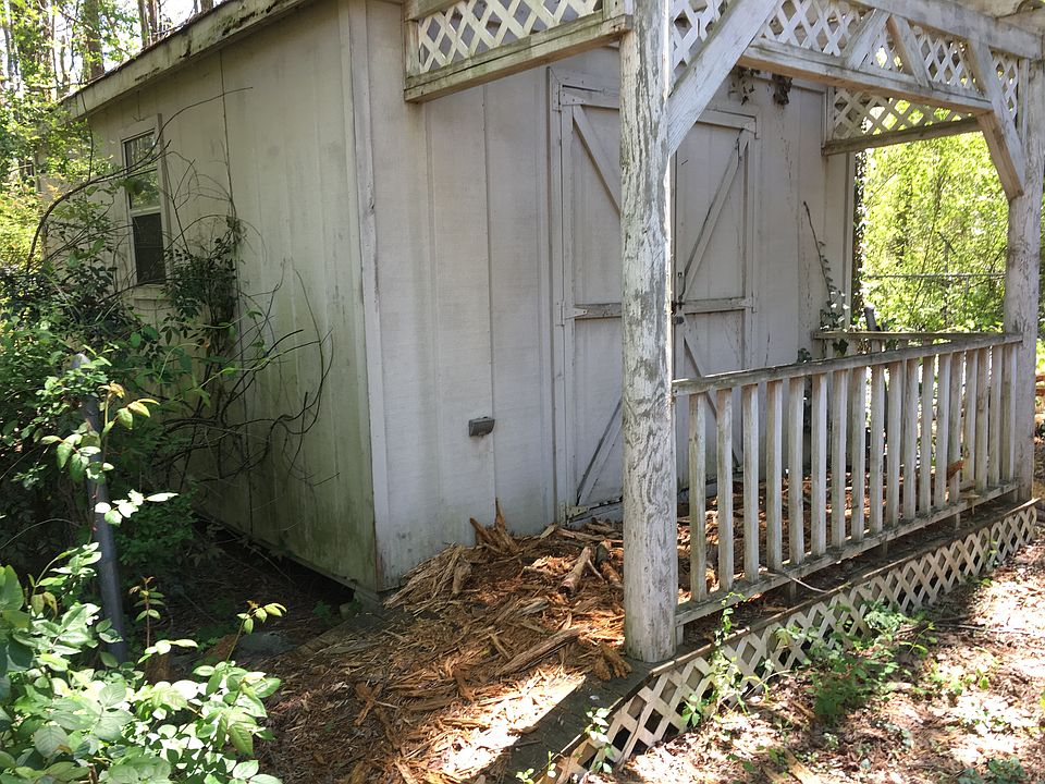 2nd image of 2501 Waid Cir N