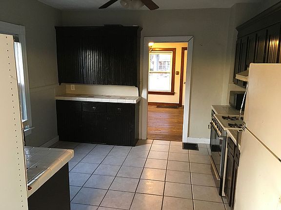 3rd image of 1244 Rosewood Ave