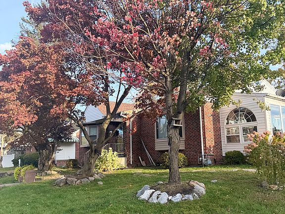 5th image of 2225 Brookwood St